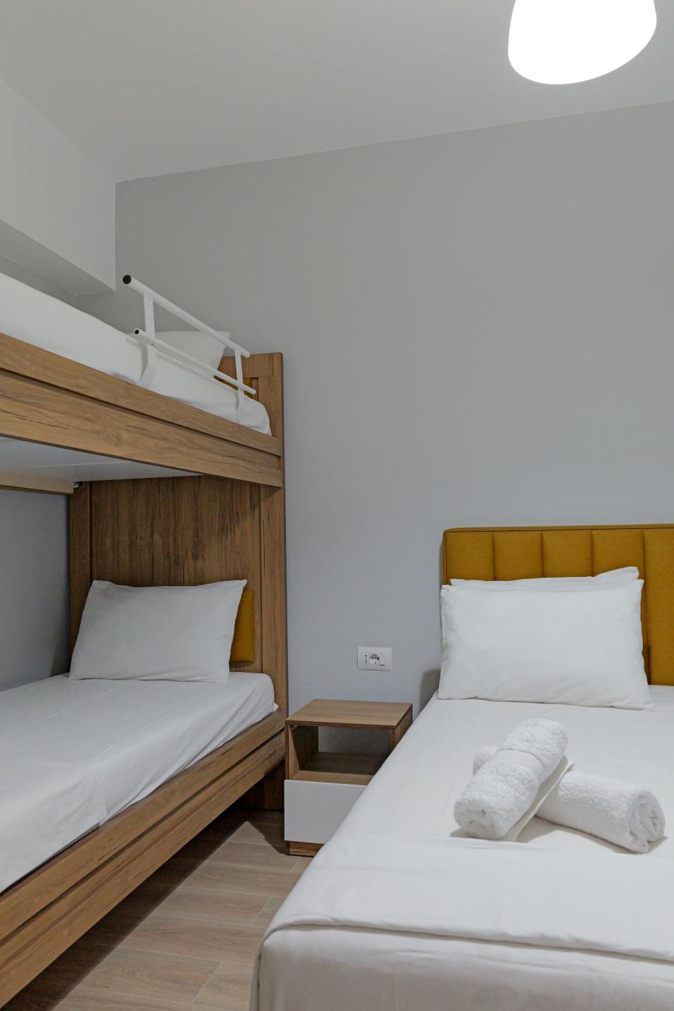 Hotel Holiday Sarandë Eksteriør billede