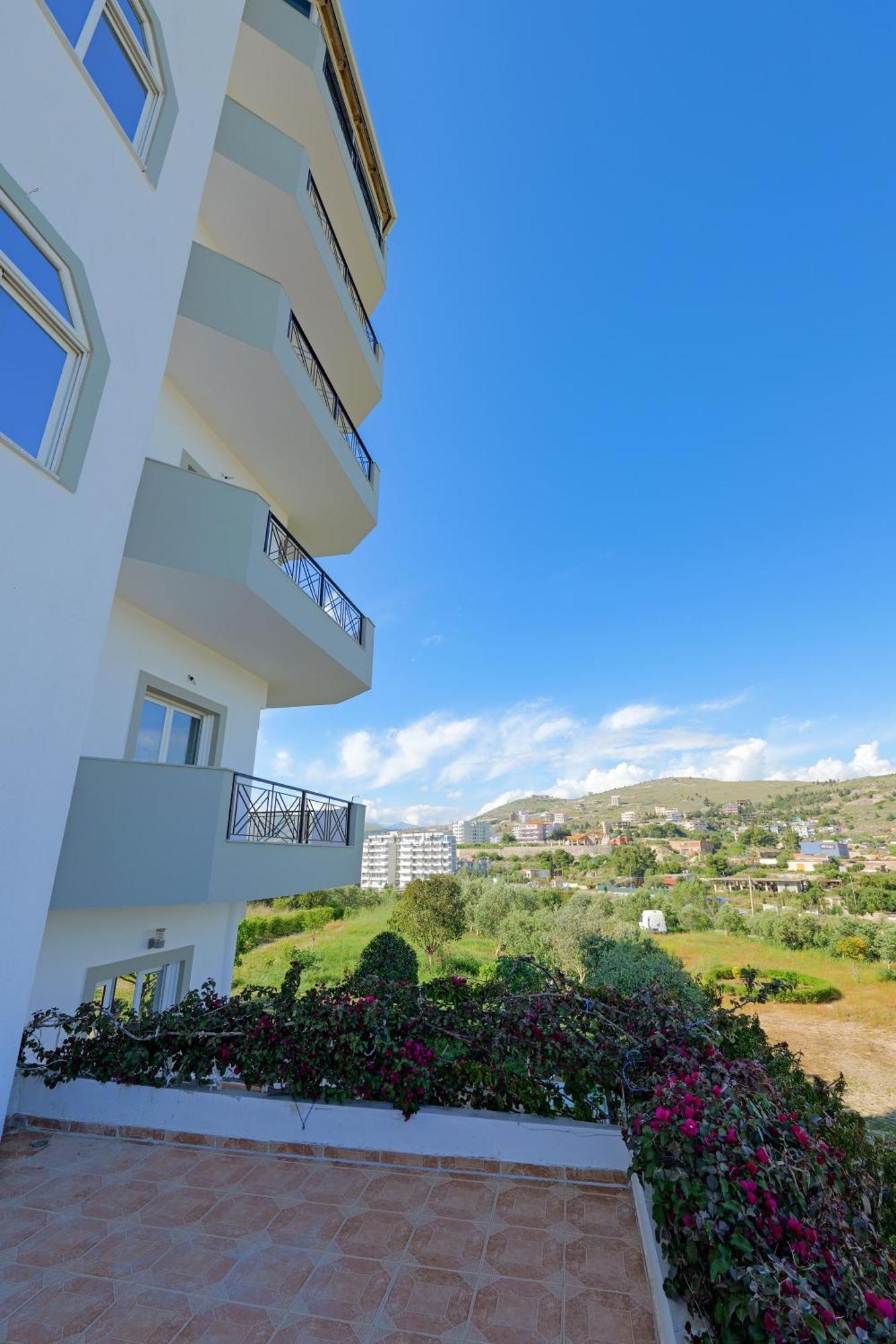 Hotel Holiday Sarandë Eksteriør billede