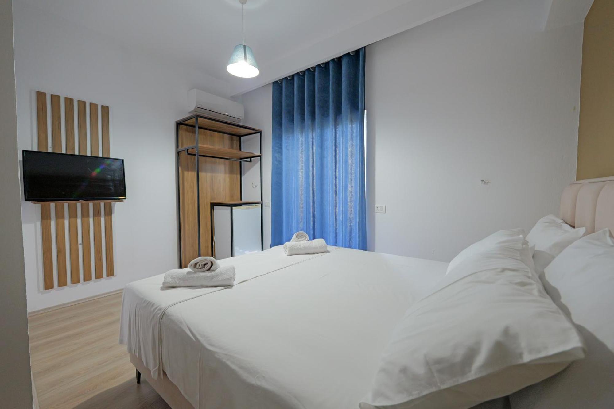 Hotel Holiday Sarandë Eksteriør billede