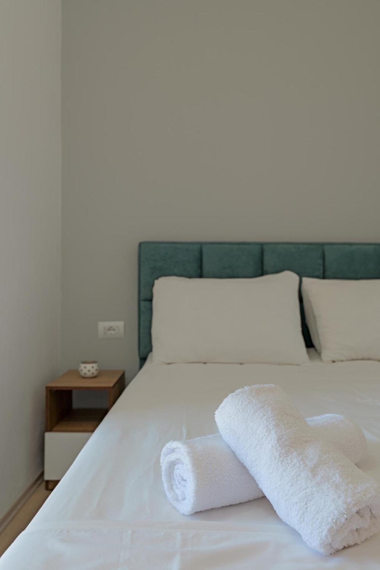 Hotel Holiday Sarandë Eksteriør billede