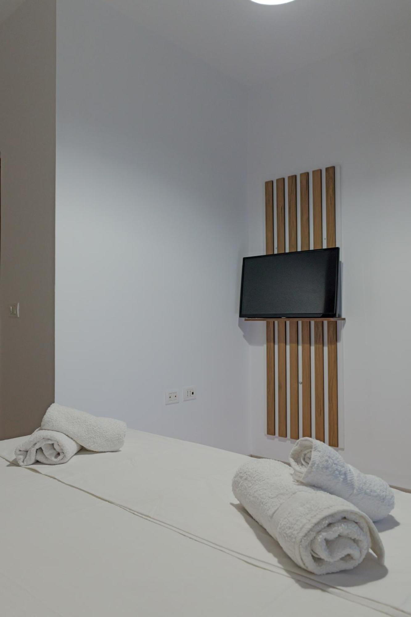 Hotel Holiday Sarandë Eksteriør billede