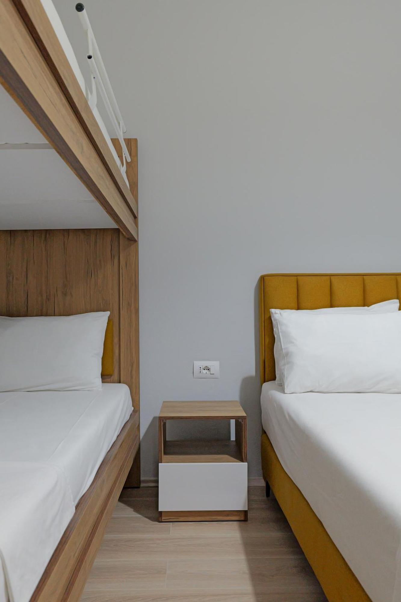 Hotel Holiday Sarandë Eksteriør billede
