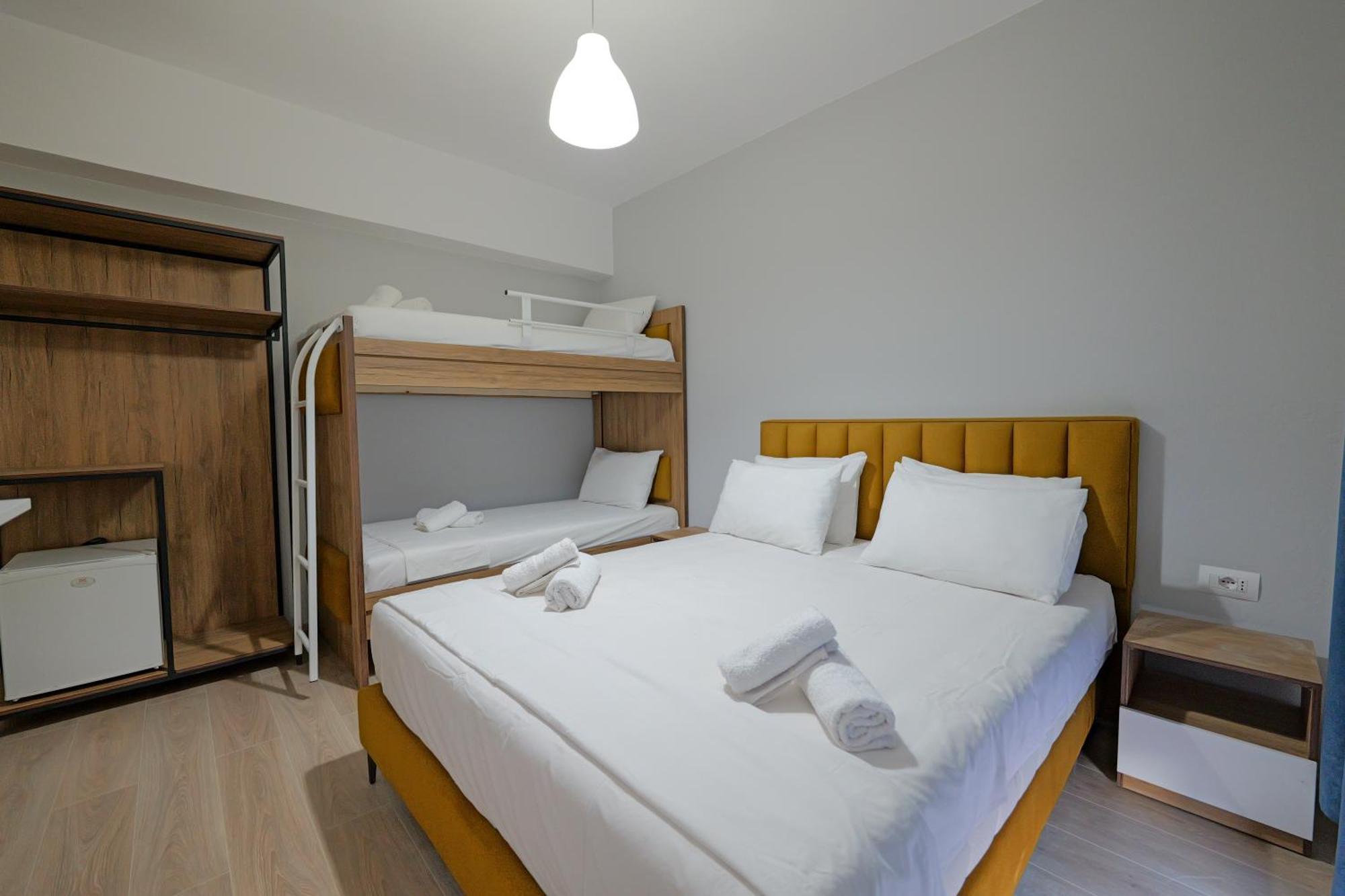 Hotel Holiday Sarandë Eksteriør billede