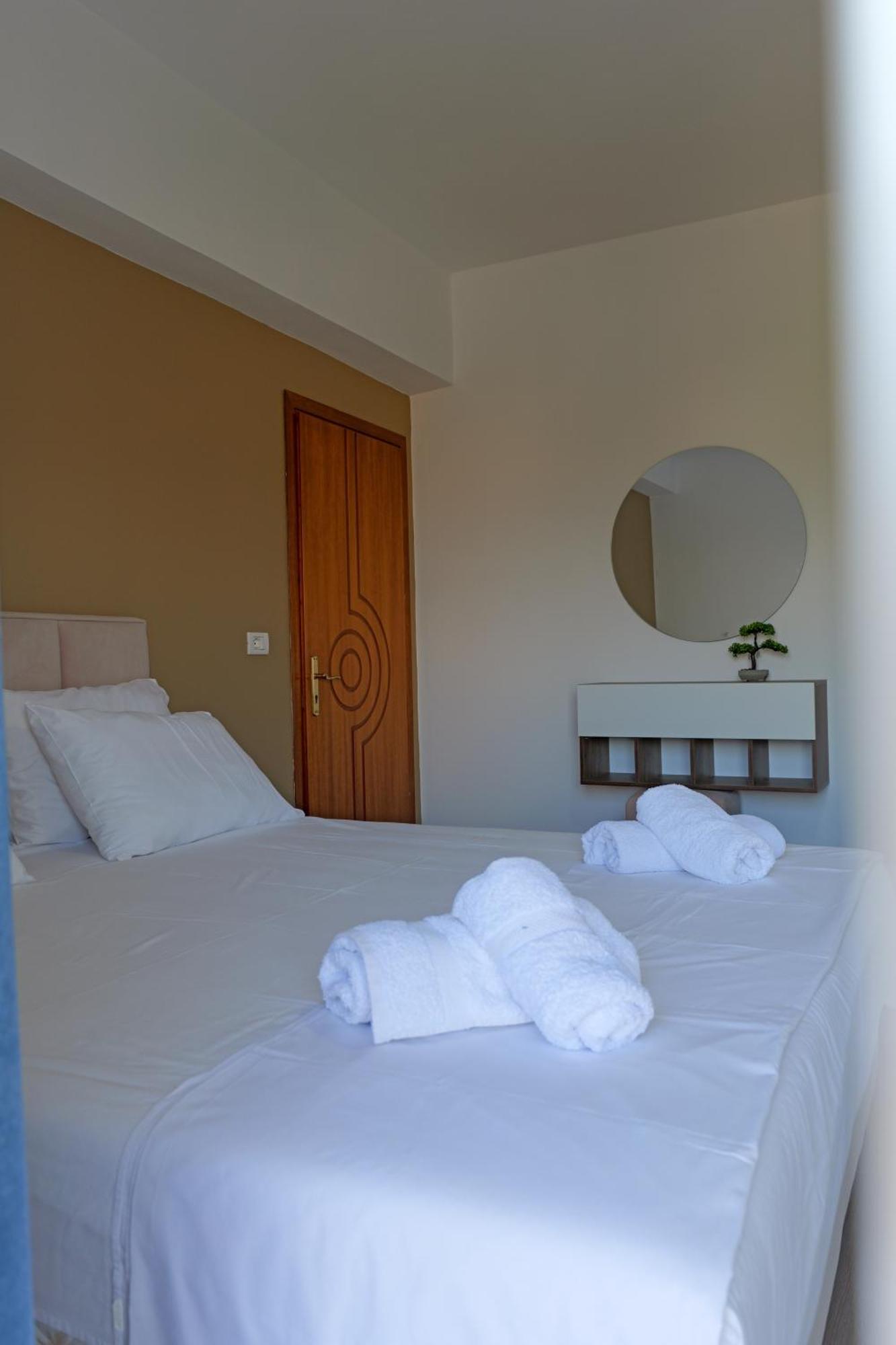 Hotel Holiday Sarandë Eksteriør billede